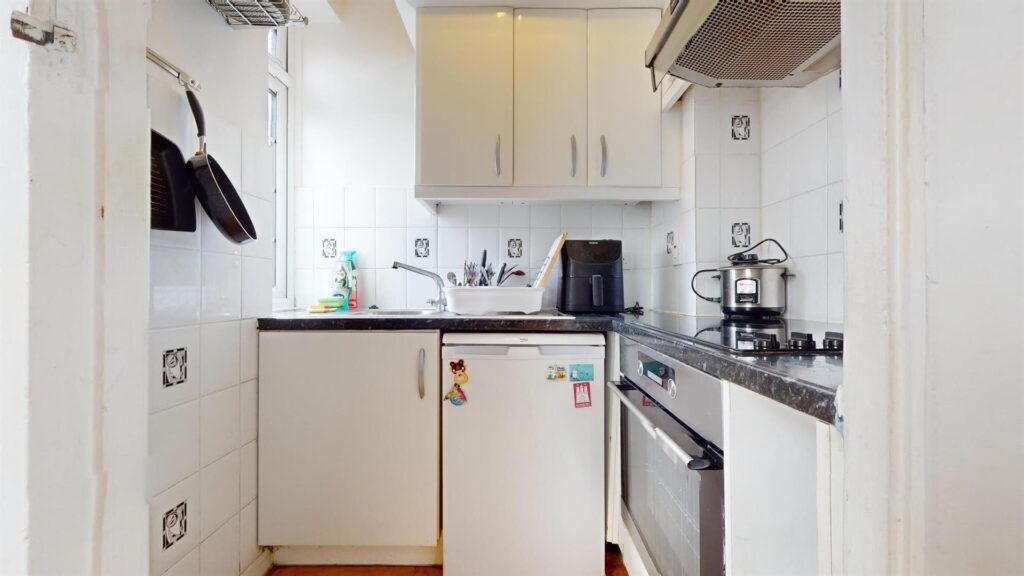 Pembroke Road, Kensington