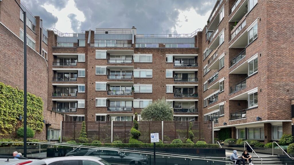 Campden Hill Road, Kensington