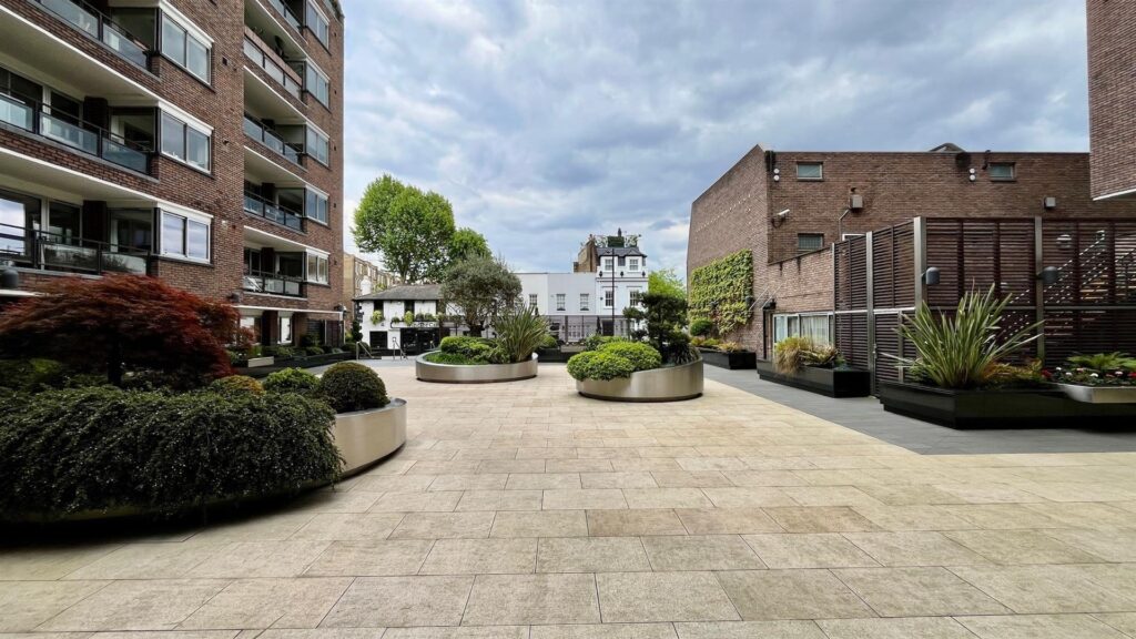 Campden Hill Road, Kensington
