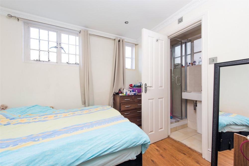 Chiltern Court, Baker Street