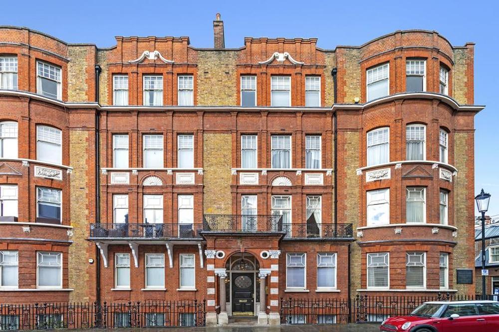 Wynnstay Gardens, Kensington