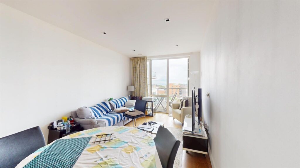 Longfield Avenue, London