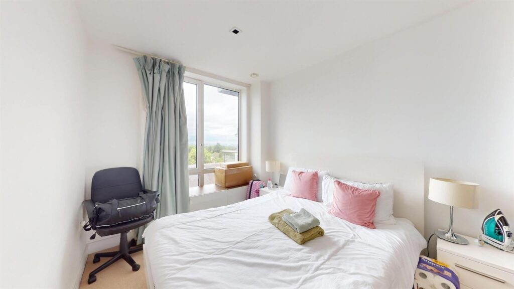 Longfield Avenue, London