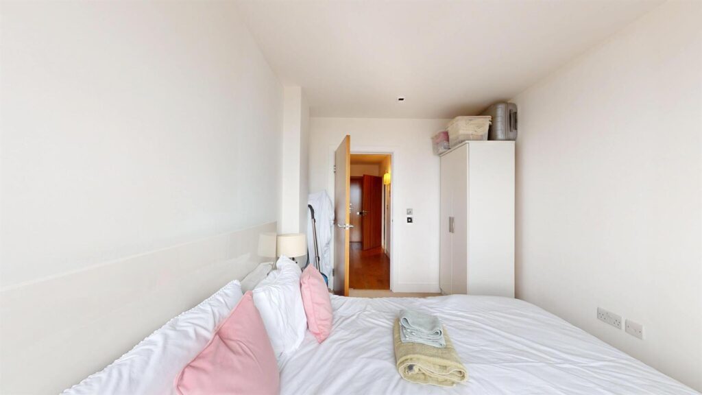 Longfield Avenue, London