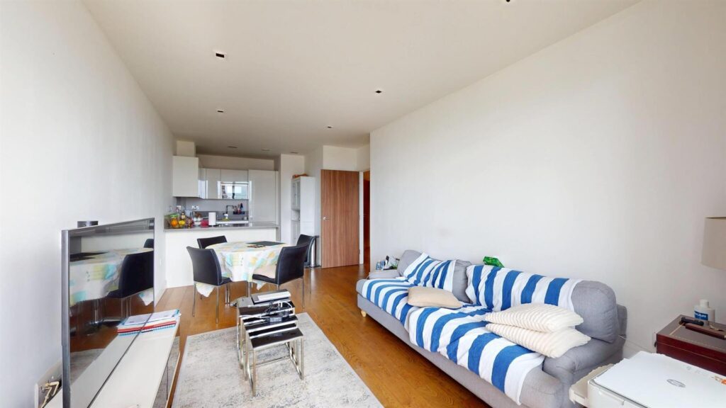 Longfield Avenue, London
