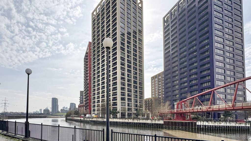 City Island Way, Canning Town
