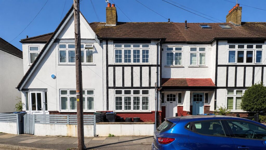 Chase Side Avenue, London SW20