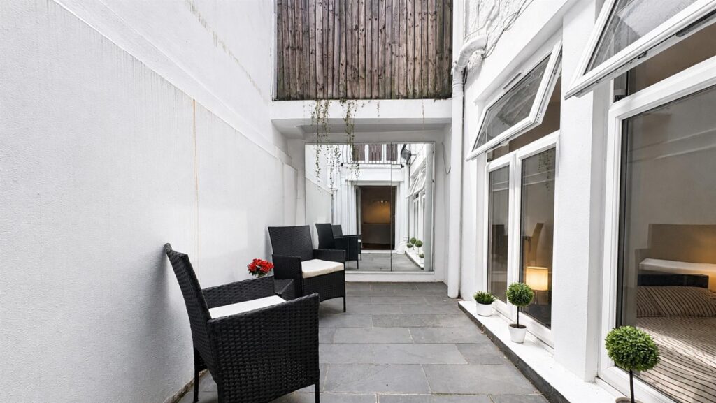 Drayton Gardens, Chelsea