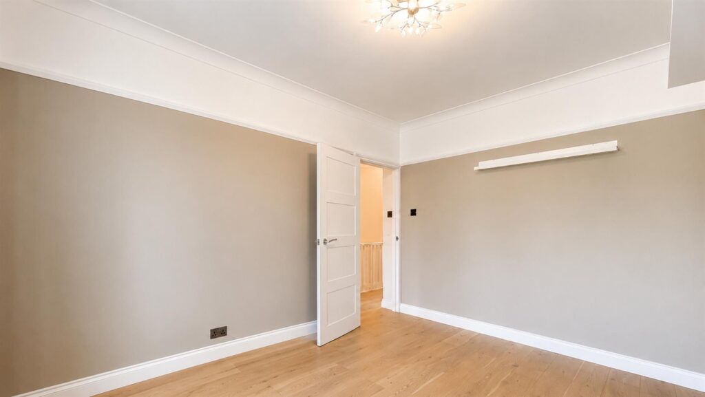 Chase Side Avenue, London SW20