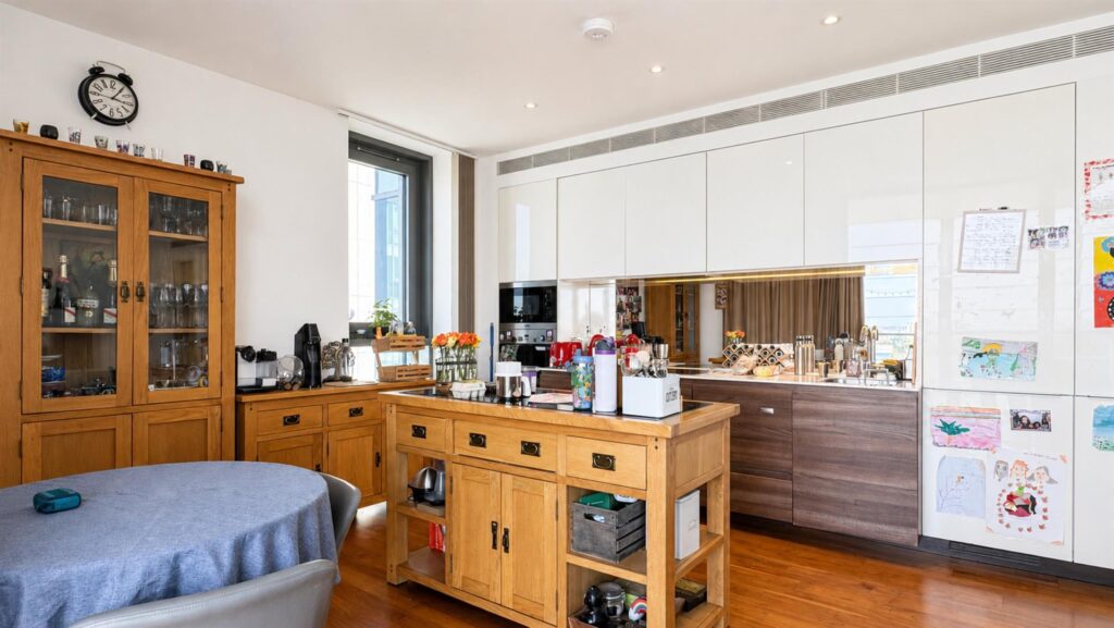 Eastfields Avenue, Putney, London