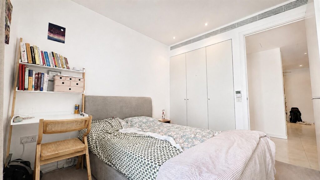 Eastfields Avenue, Putney, London